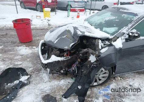 2014 Toyota Camry Xle V6 z USA, uszkodzony, nr VIN 4T1BK1FK9EU541089